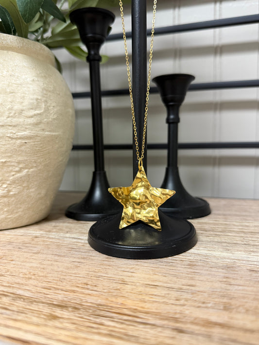 Mila Necklace
