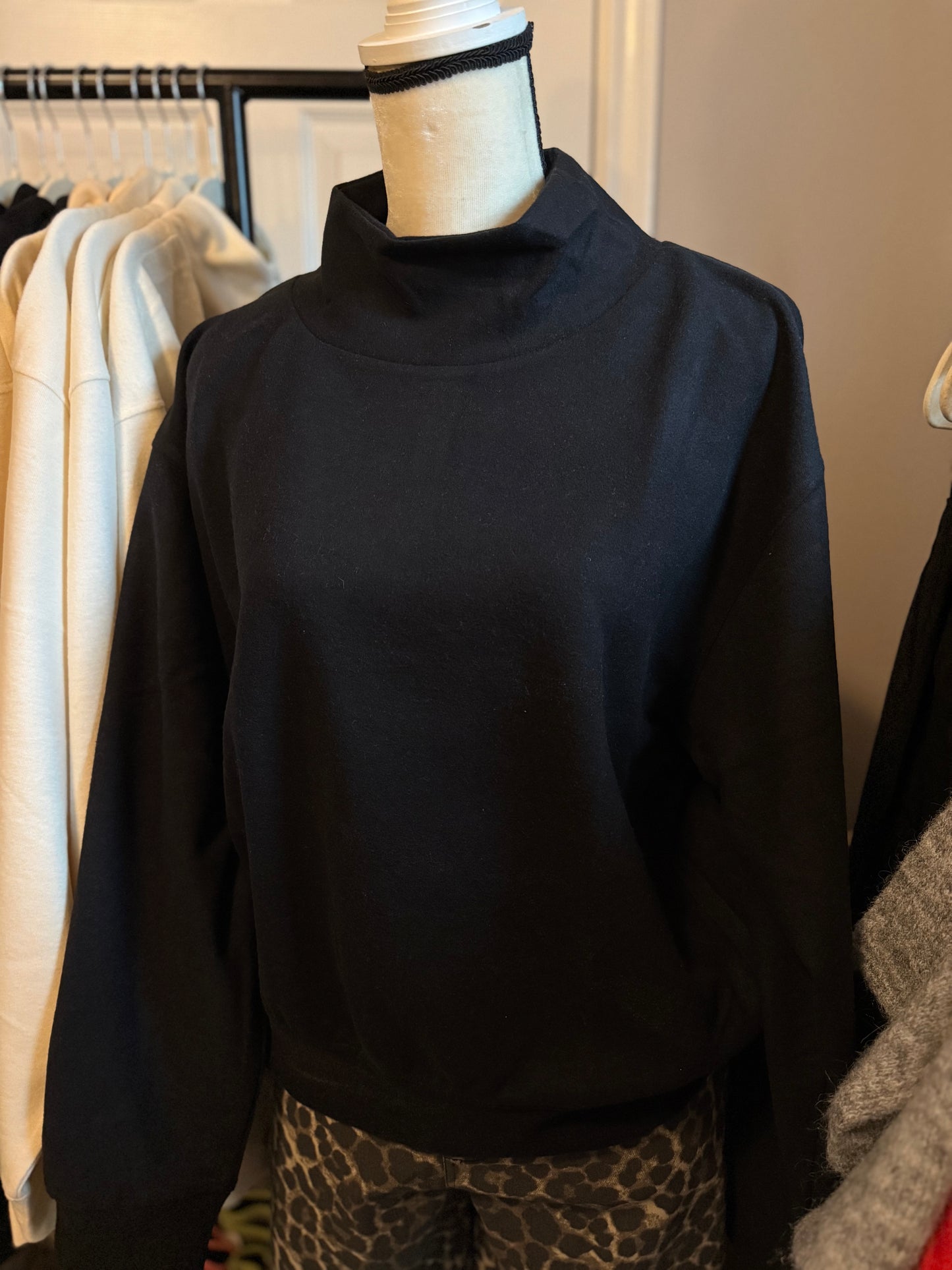 The Comfort Top- Black